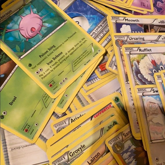 Pokémon tin and cards💯SOLD 💯 - Picture 4 of 8